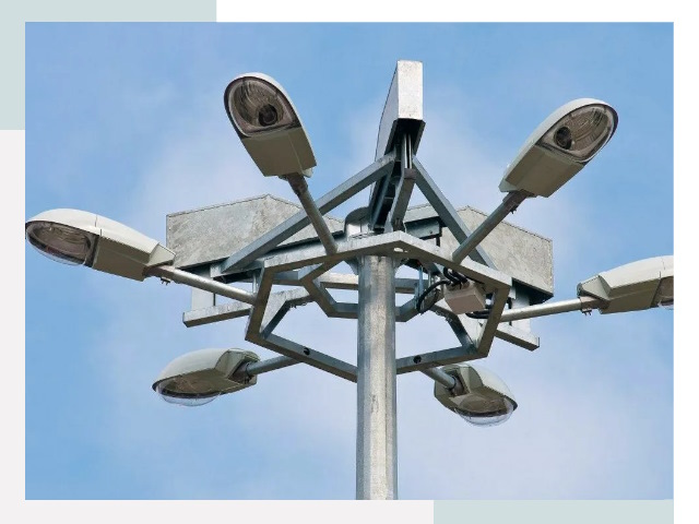 Монтаж осветительных мачт в Сарове